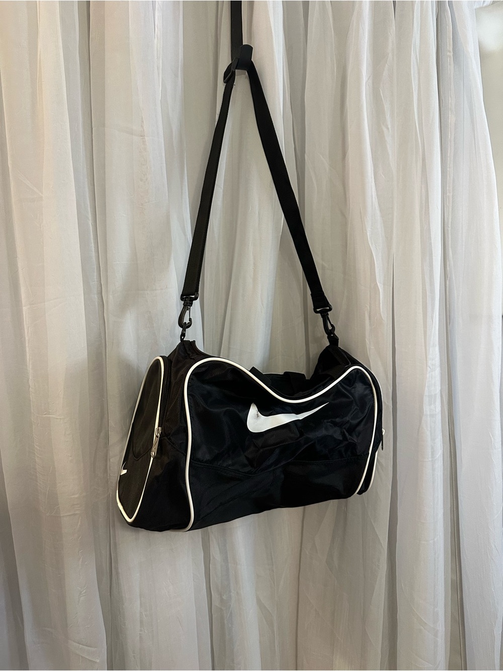 Nike Black and White Sport Duffel Bag with Shoulder Strap